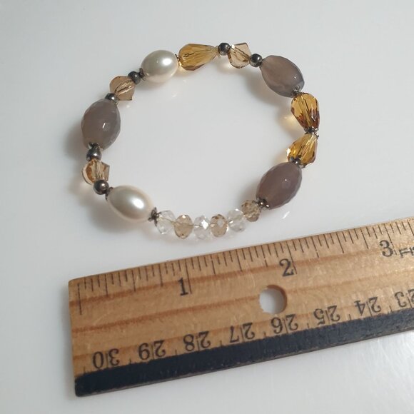Faceted Bead Stretch Bracelet Neutral Tones Yellow Gray Pearl Jewelry Mom Gift - Picture 2 of 4